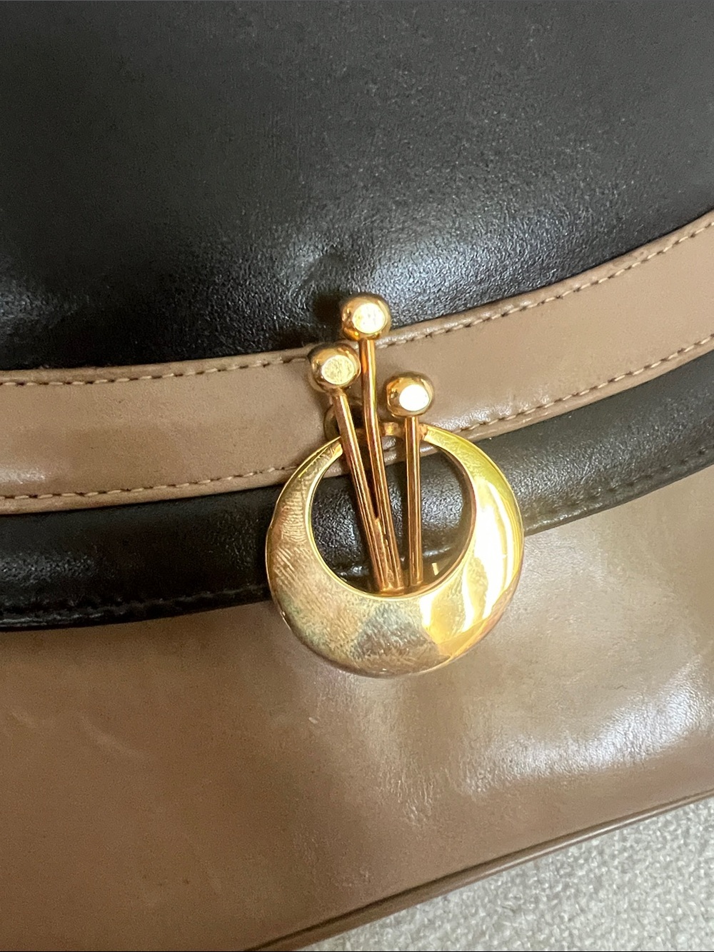 Vintage Black and Tan Structured Top-Handle Satchel - Picture 10 of 16